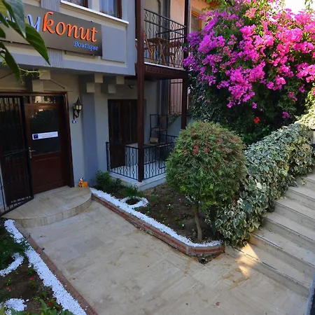 Royalis Boutique Hotel 3*