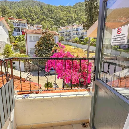 Ξενοδοχείο Royalis Boutique 3*